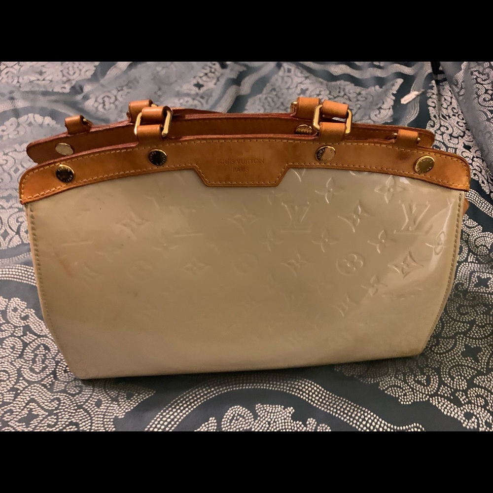 100% Authentic Louis Vuitton Brea MM